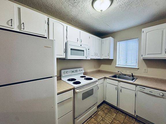 4th image of 31 Countryplace Ln