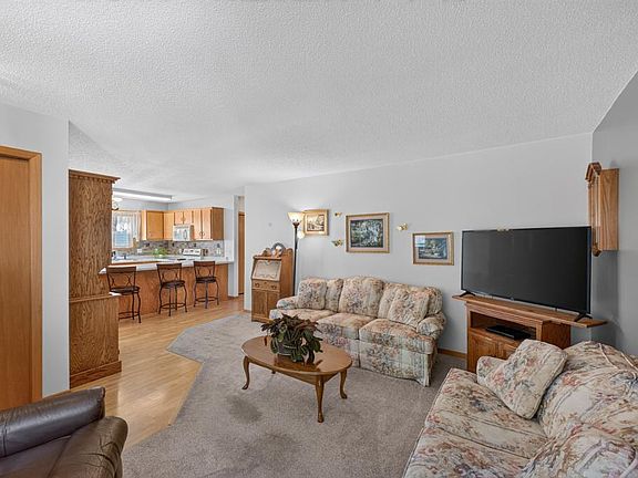 4th image of 708 2nd St SW