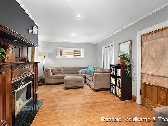 5th image of 1811 Wilbert Ave NE