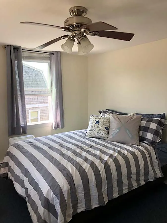 4 bed, 1940 sqft, $3,400 — Photo 1