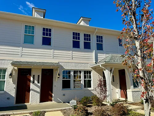 1193 Windsor Sq Photo 1