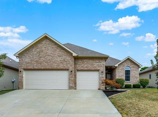 6166 Regency Dr, Columbus, IN 47203