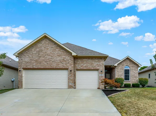 6166 Regency Dr, Columbus, IN 47203