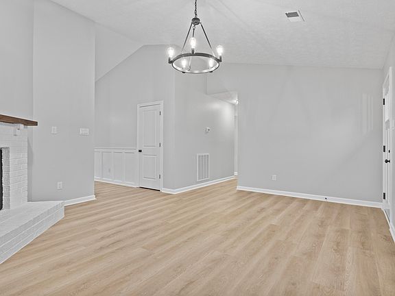 4th image of 2395 Stonewood Ln