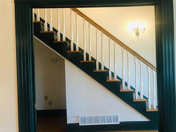 5th image of 175 Wildflower Dr