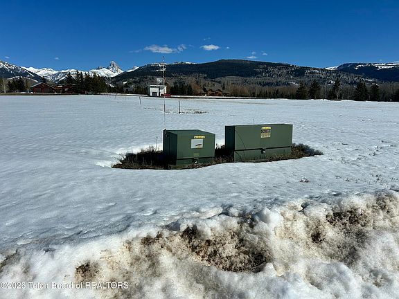 5th image of 130 Creekside Rd