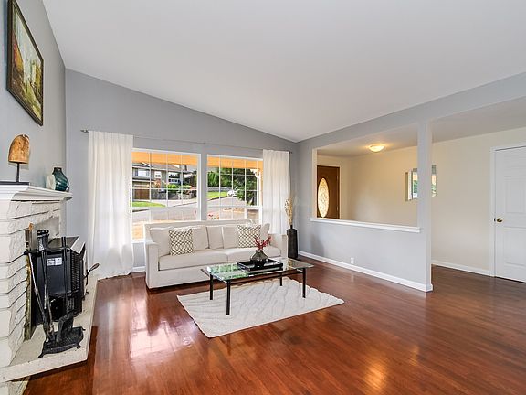 3rd image of 12118 SE 60th Pl
