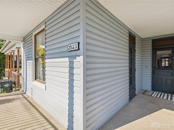 3rd image of 2523 Benninghofen Ave