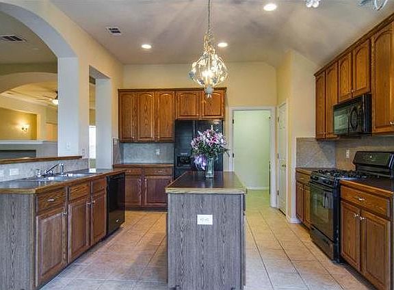 5th image of 9517 Double Oak Ln