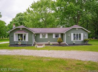 5324 Ravenswood Rd, Smiths Creek, MI 48074
