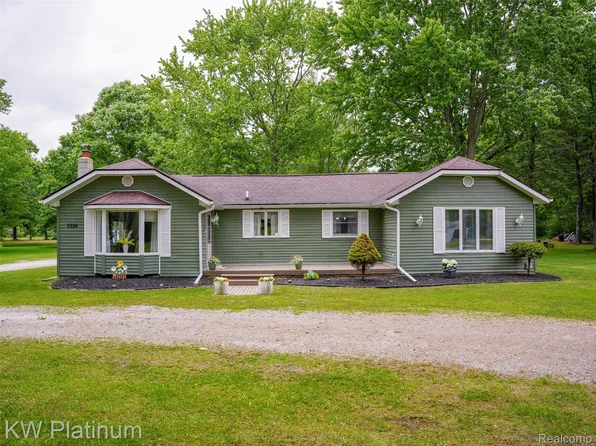 5324 Ravenswood Rd, Smiths Creek, MI 48074