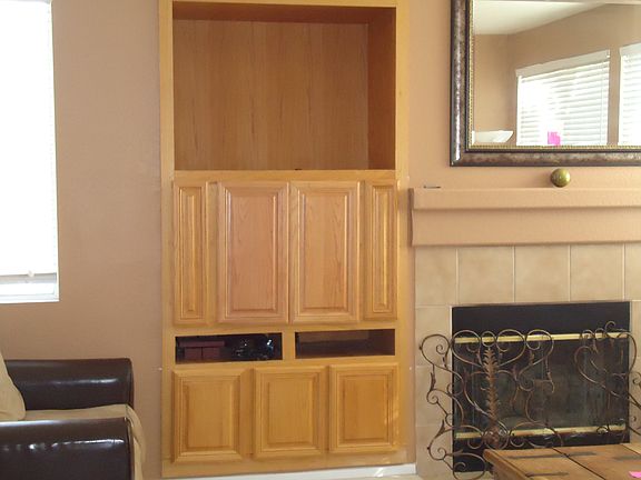 Family Room w/ Fireplace