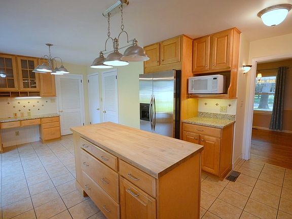 3rd image of 1531 Dogwood Dr
