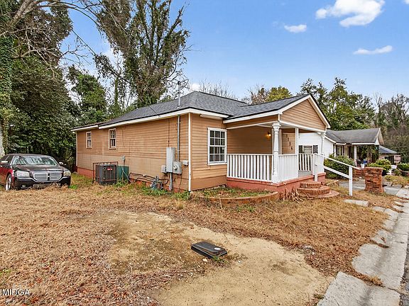 2nd image of 1154 Davis Cir