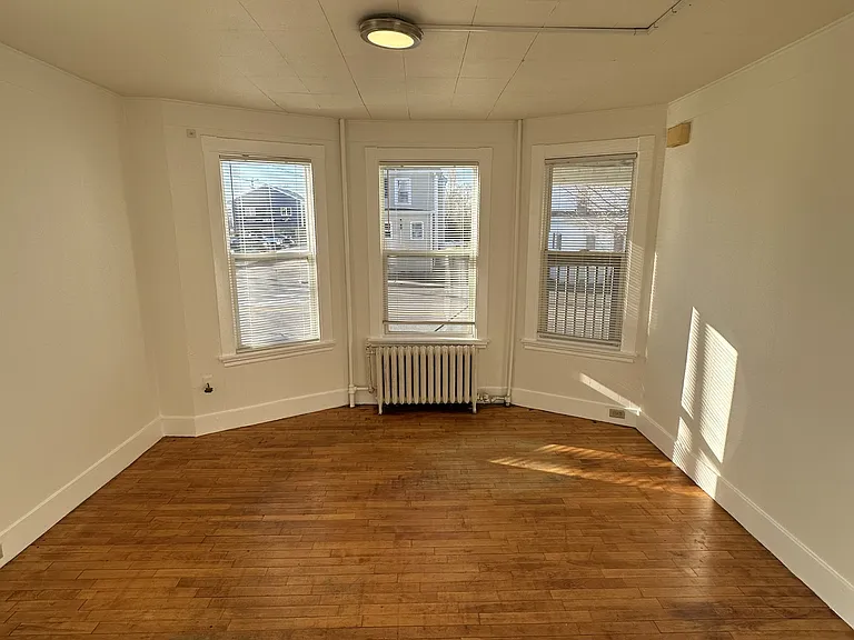 523 Washington Ave — Photo 8