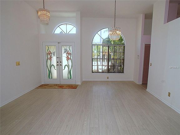 3rd image of 21 Oak Ave