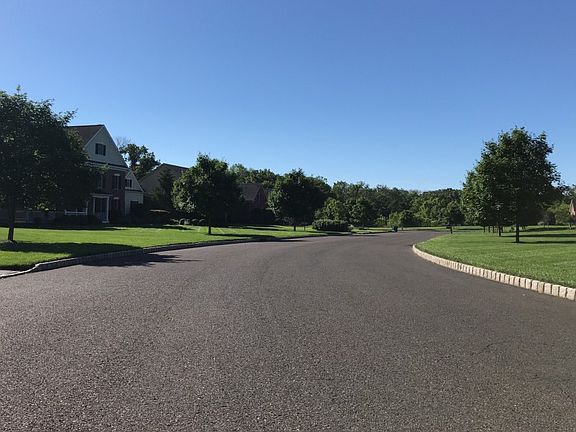 5th image of 1 London Ct