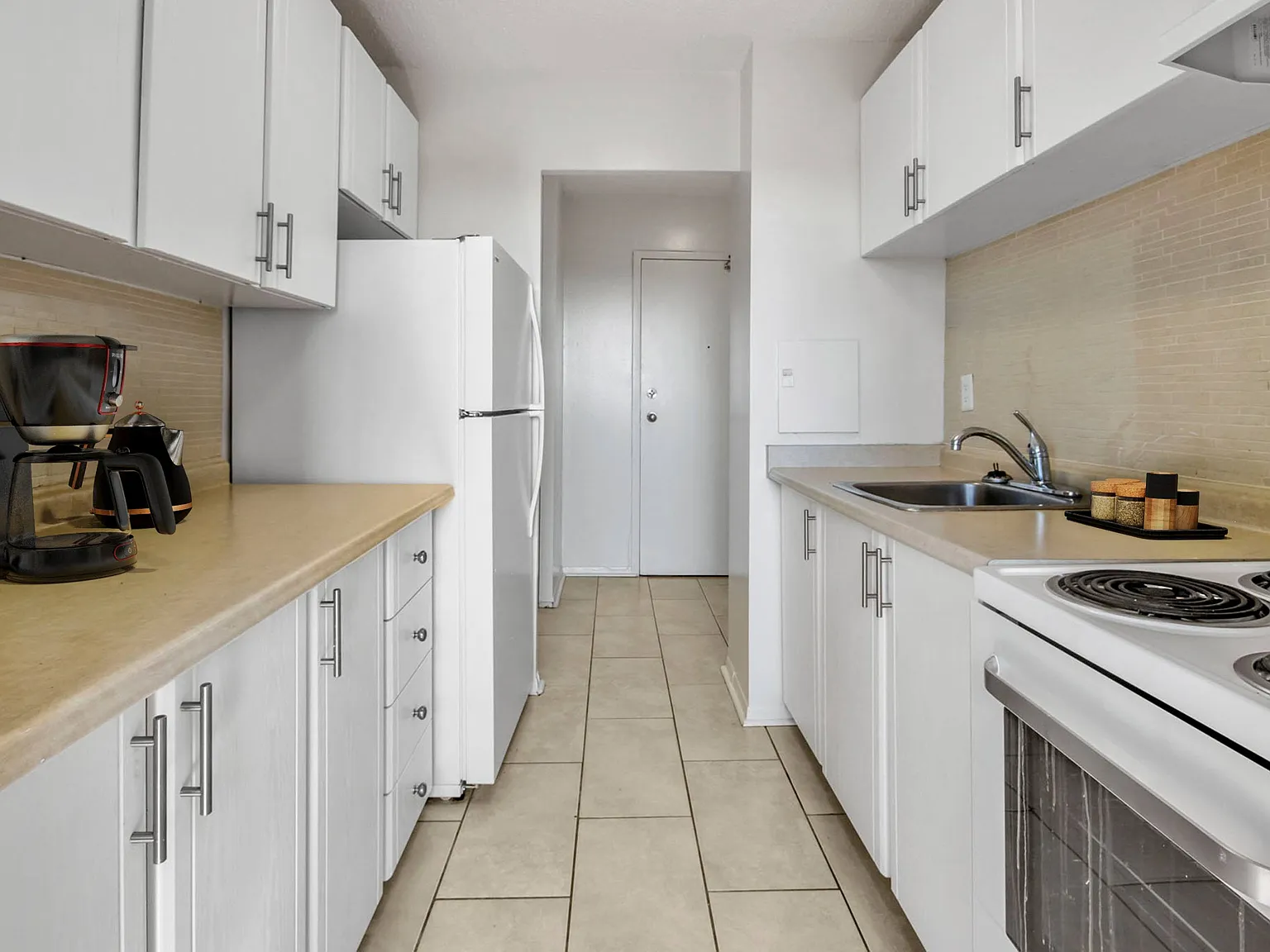 Riverside Towers — Photo 1