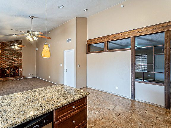 5th image of 2953 E Emelita Ave