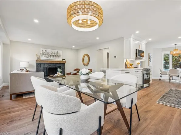 57 Foxridge Dr, Cambridge, ON N3C 3L8