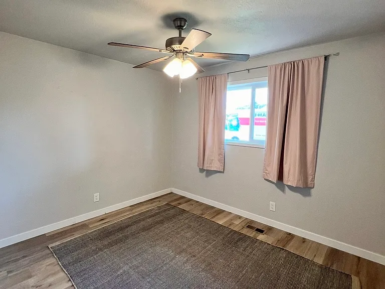 412 W Colorado Ave — Photo 9