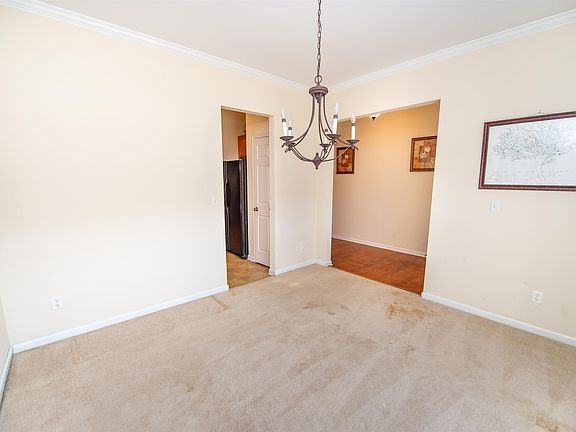 4th image of 747 Thistlewood Dr