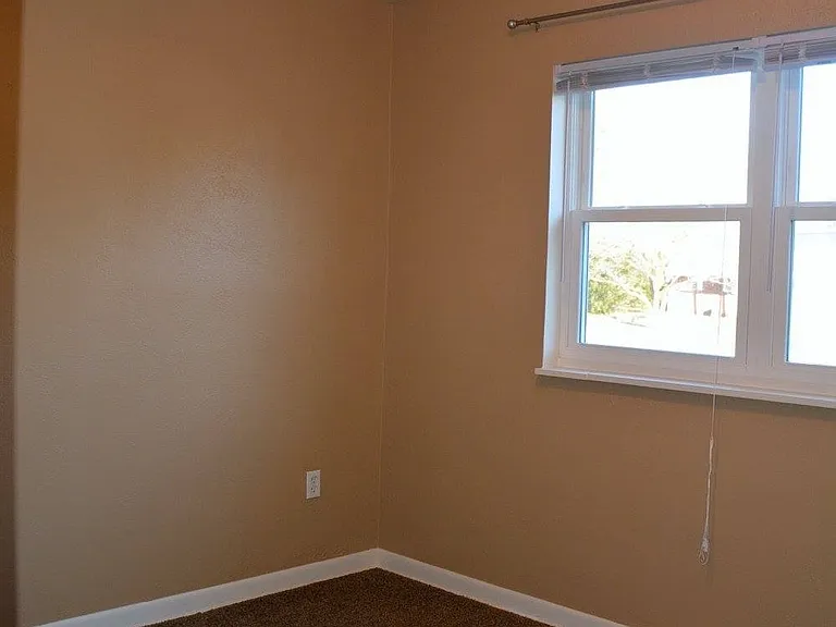 403 Mary Ln — Photo 6