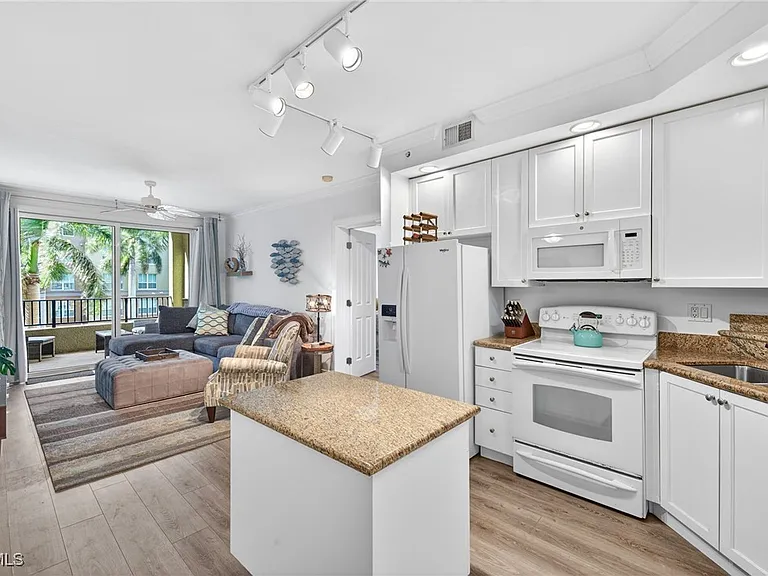 2825 Palm Beach Blvd #317 — Photo 7