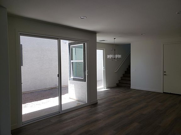 5th image of 11900 N 32nd St