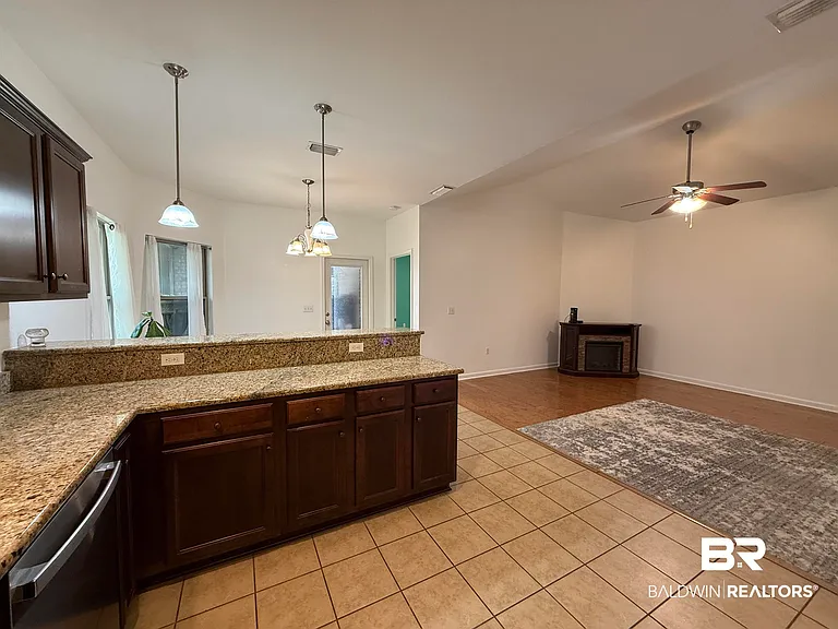 10720 Dunmore Dr — Photo 2