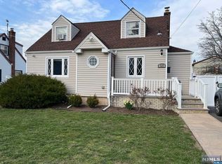 65 Glenwood Dr S, Bergenfield, NJ 07621