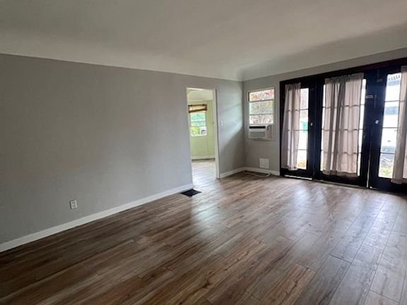 3rd image of 3040 Quince St