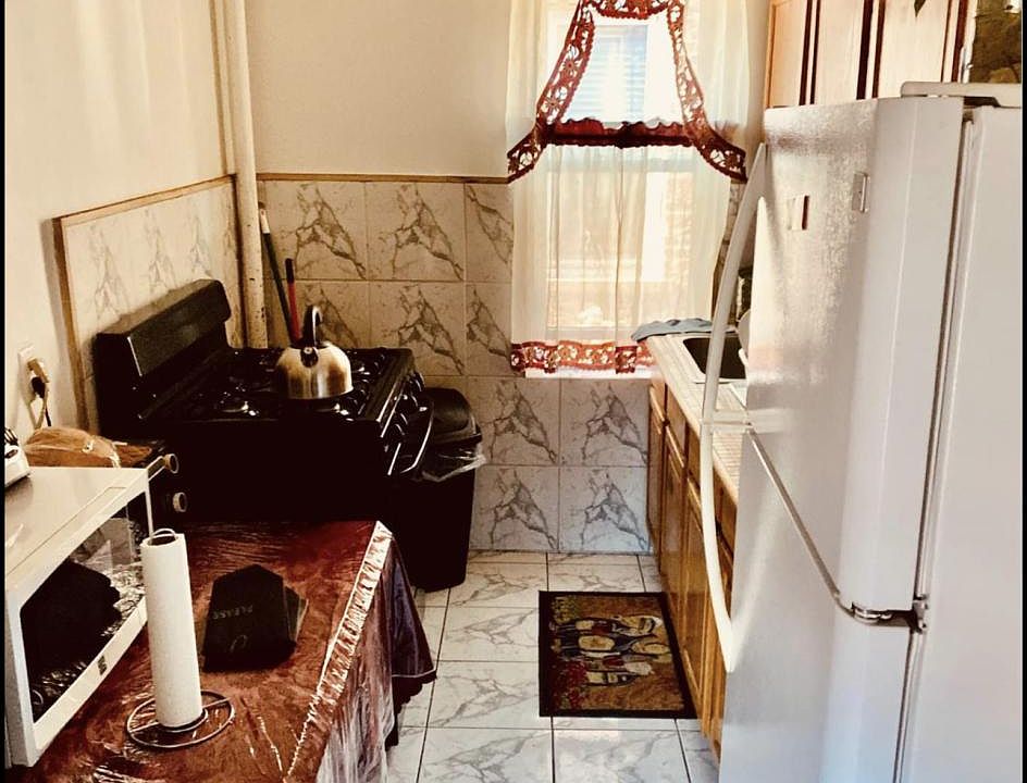 2nd image of 3111 Tilden Ave