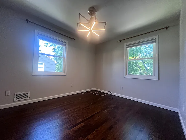 228 Windsor Ave — Photo 24