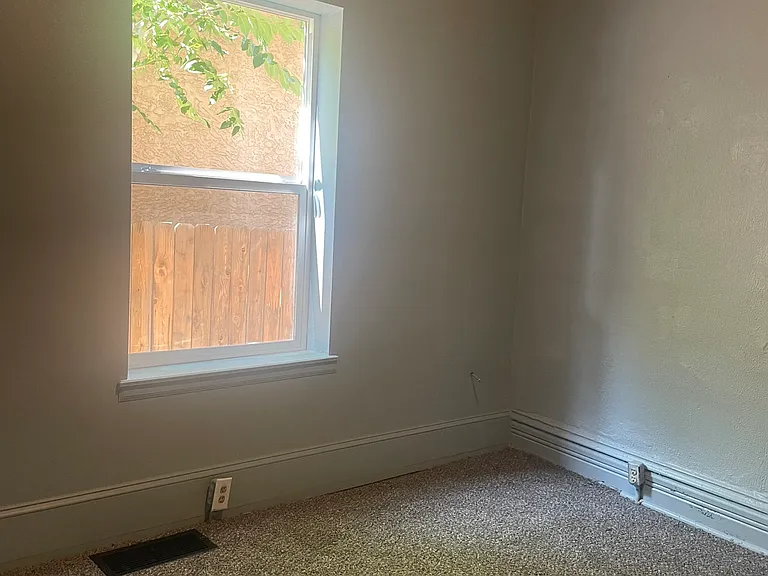 1043 Berkley Ave #2 — Photo 9