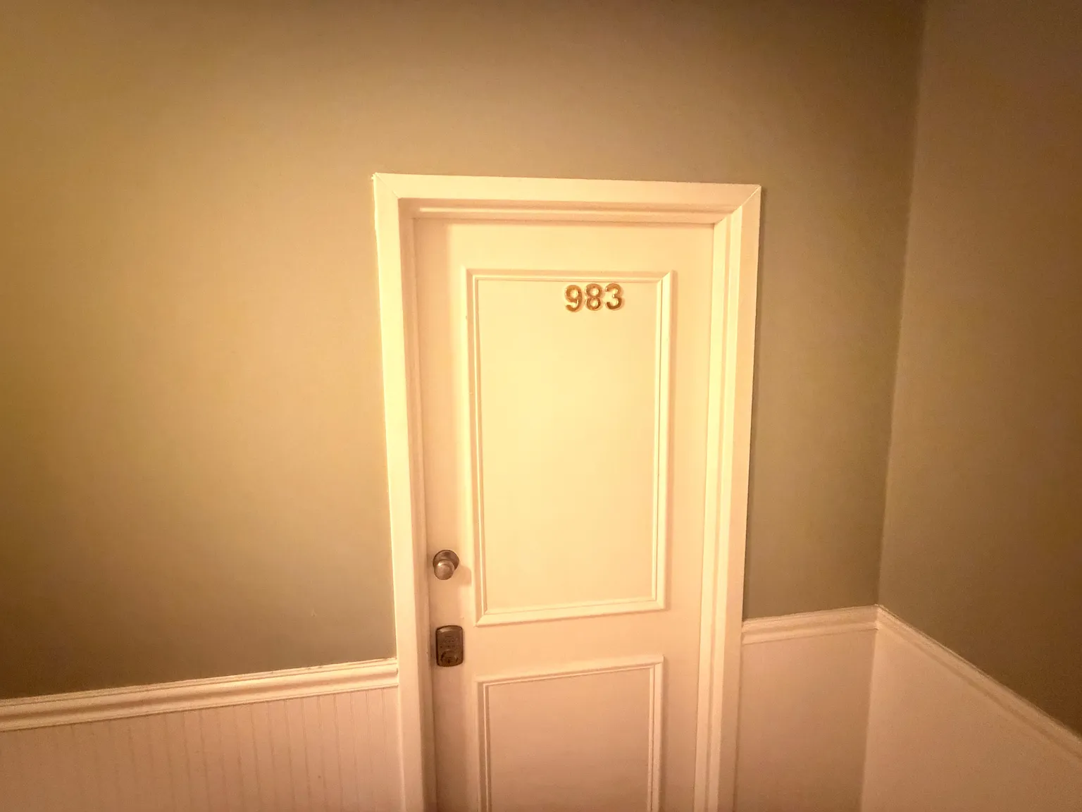 4 bed, 4.0 bath, 3800 sqft, $996 — Photo 1