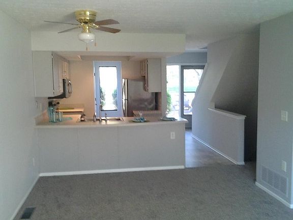 3rd image of 2633 Summer Dr