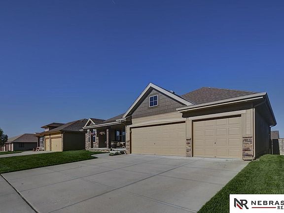 3rd image of 2706 N 191st St