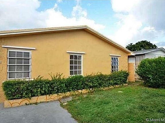 3rd image of 1727 NW 155th St