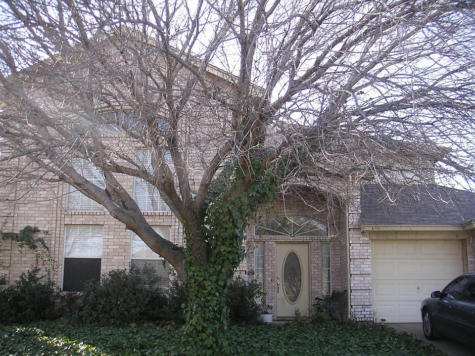 1st image of 696 Pryor Ct N