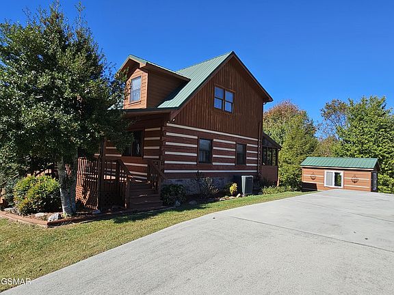 3rd image of 3634 Sugar Tree Dr
