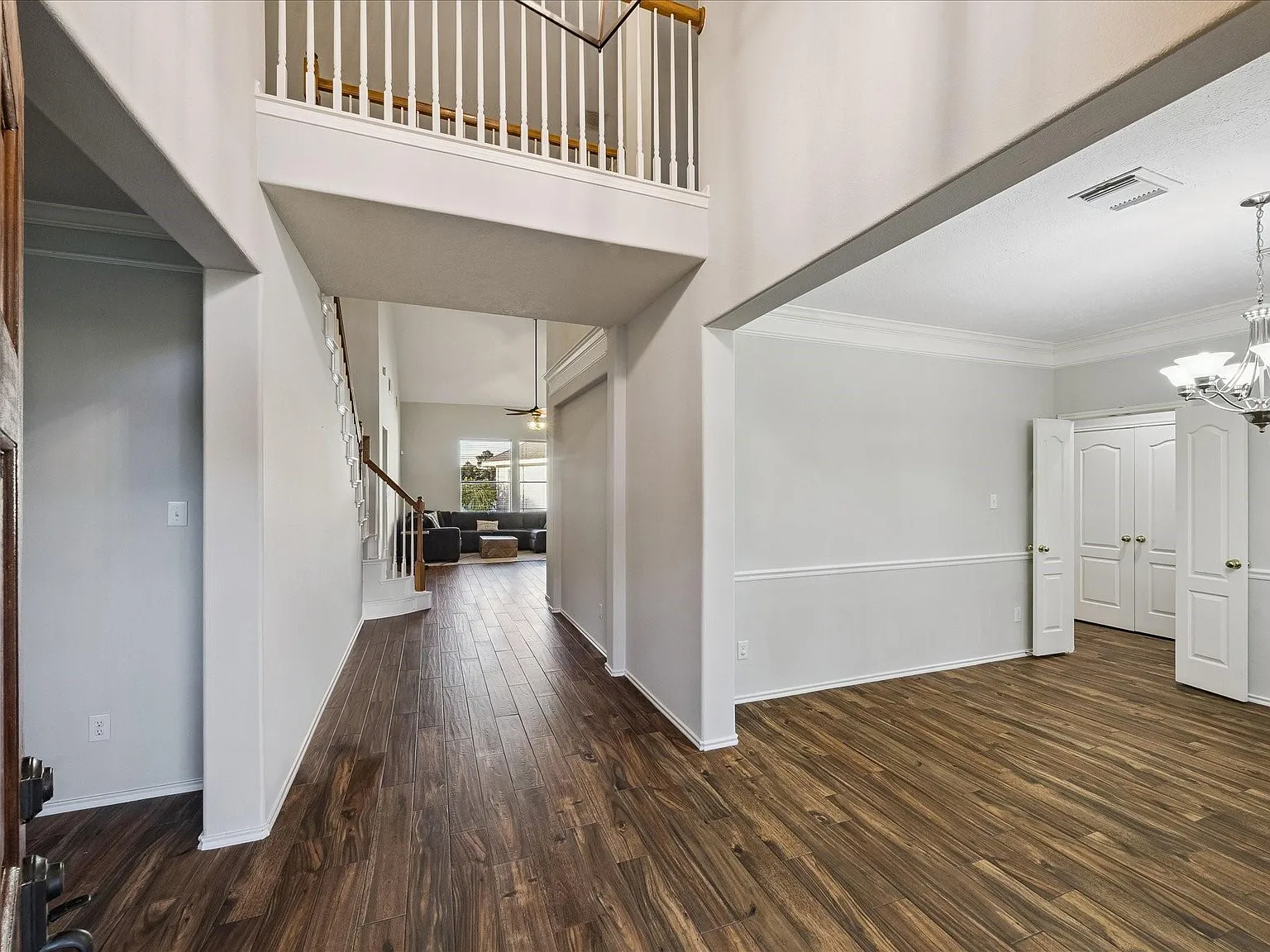 4 bed, 2.5 bath, 3266 sqft, $3,000 — Photo 2