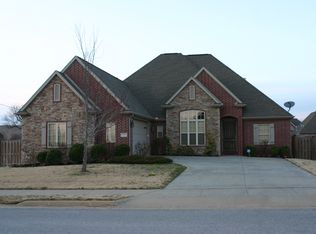 1727 W Cunningham Ave, Rogers, AR 72758