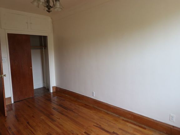 4th image of 213 W 139th St #2R