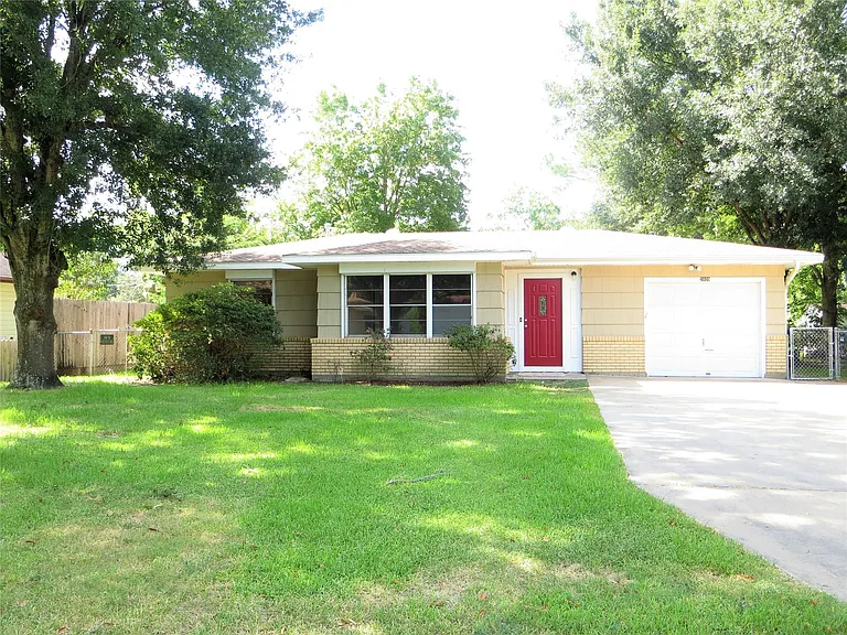2809 Rosadele St — Photo 3