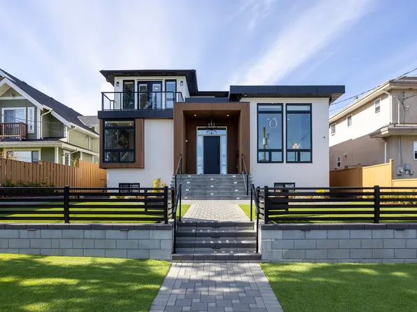 8093 14th Ave, Burnaby, BC V3N 2B5