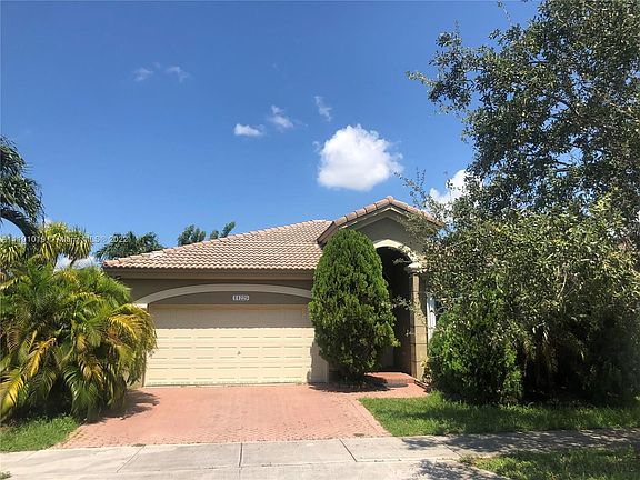 2nd image of 11229 NW 78th Ln