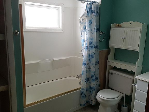 3rd image of 8 Willard St
