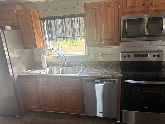 4th image of 397 Lester Dr