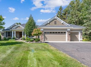 461 Vadnais Lake Dr, Vadnais Heights, MN 55127